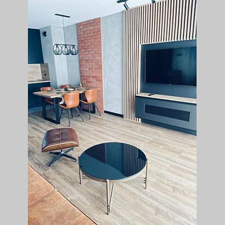 Appartamento Apartament Manufaktura Z Bezplatnym Parkingiem Łódź Esterno foto