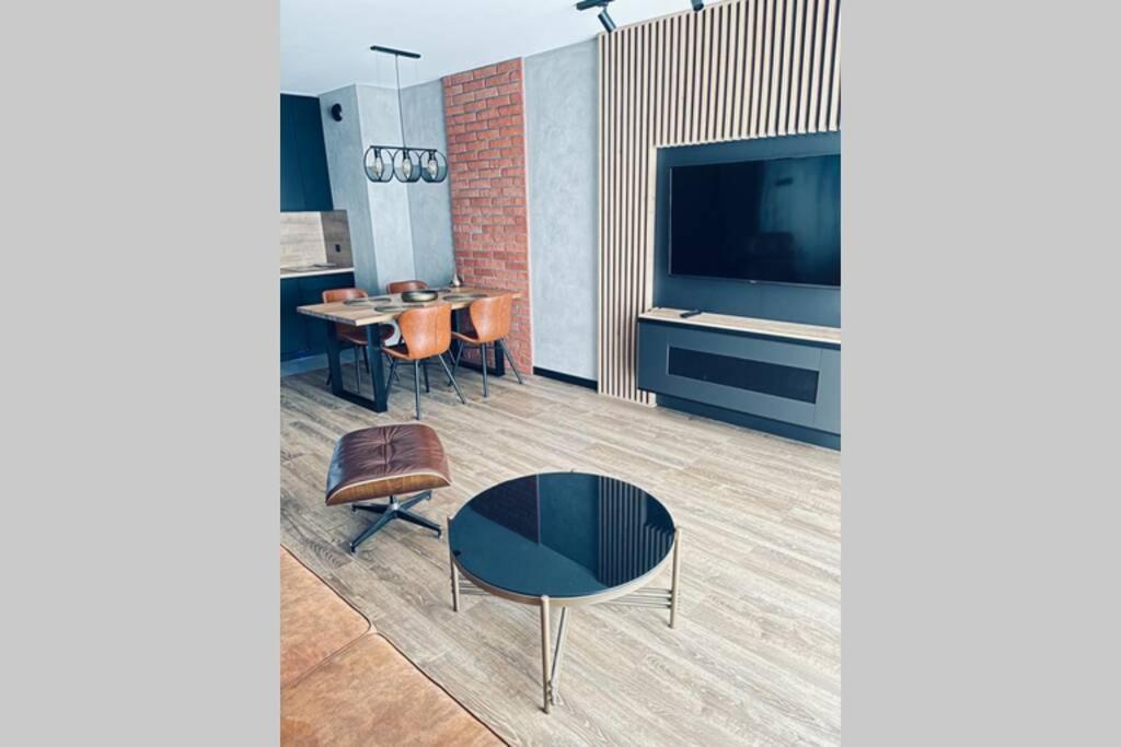 Appartamento Apartament Manufaktura Z Bezplatnym Parkingiem Łódź Esterno foto