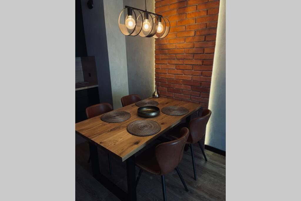 Appartamento Apartament Manufaktura Z Bezplatnym Parkingiem Łódź Esterno foto