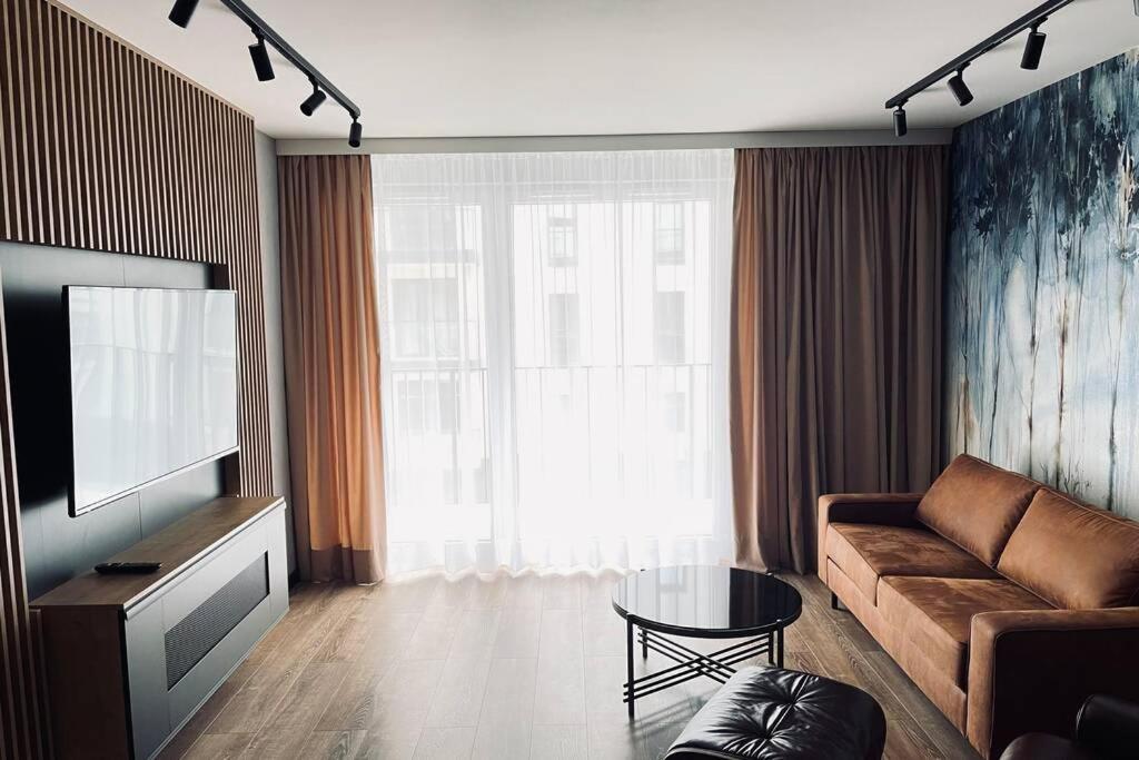 Appartamento Apartament Manufaktura Z Bezplatnym Parkingiem Łódź Esterno foto